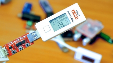 UNI-T UT658 miernik tester gniazd USB