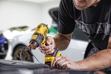 DEWALT DCE530N opalarka 530°C 18V 2 dysze bez akumulatora