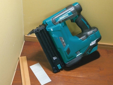 MAKITA DBN500RFJ gwoździarka 18V 2x3,0Ah