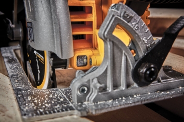 DEWALT DCS573NT pilarka tarczowa piła 190mm 18V bez akumulatora