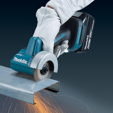 MAKITA DMC300RTJ przecinarka piła 76mm 18V 2x5,0Ah makpac